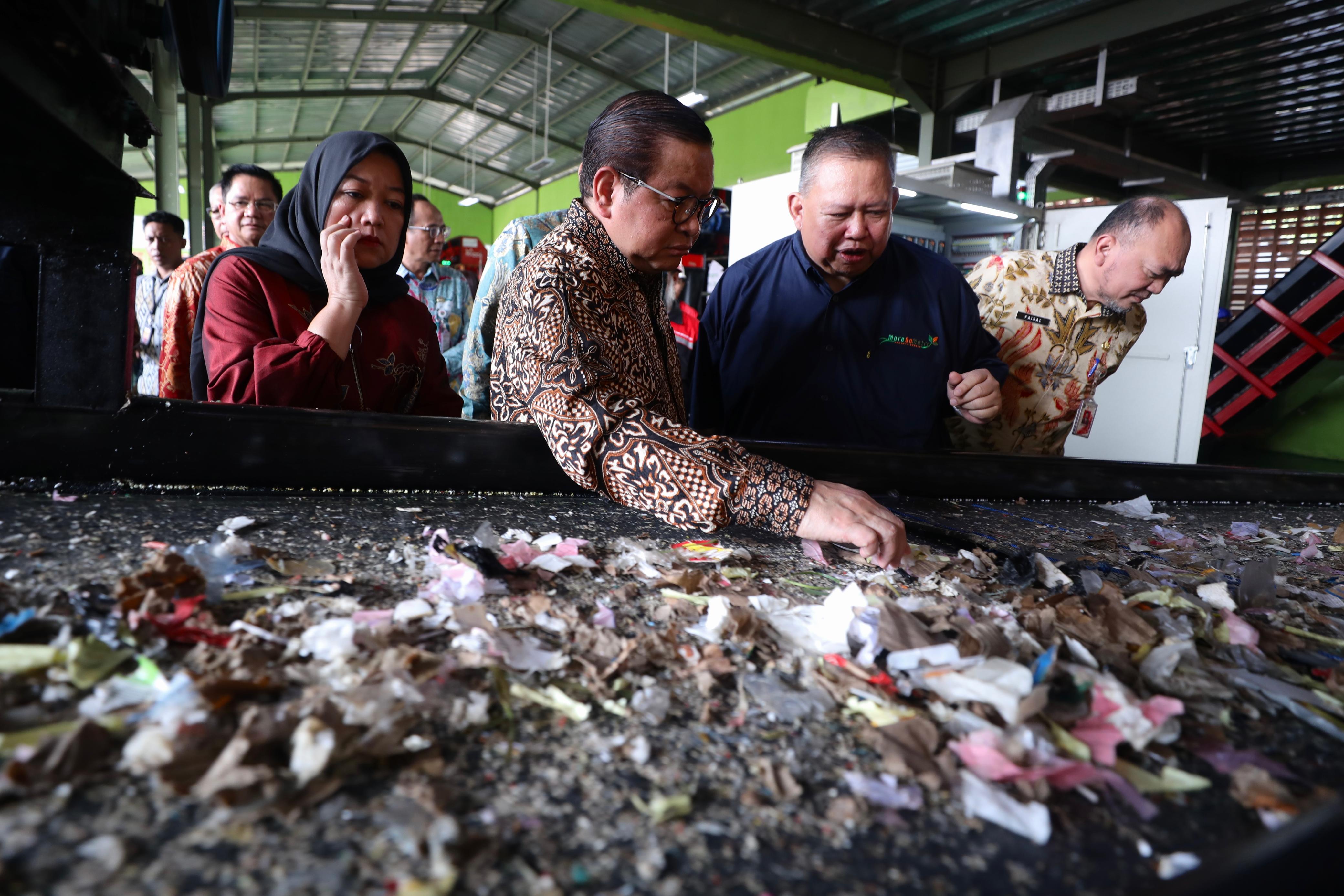 Pemprov DKI Reformasi Tata Kelola Sampah, Gubernur Pramono: Bantargebang Hanya untuk Residu