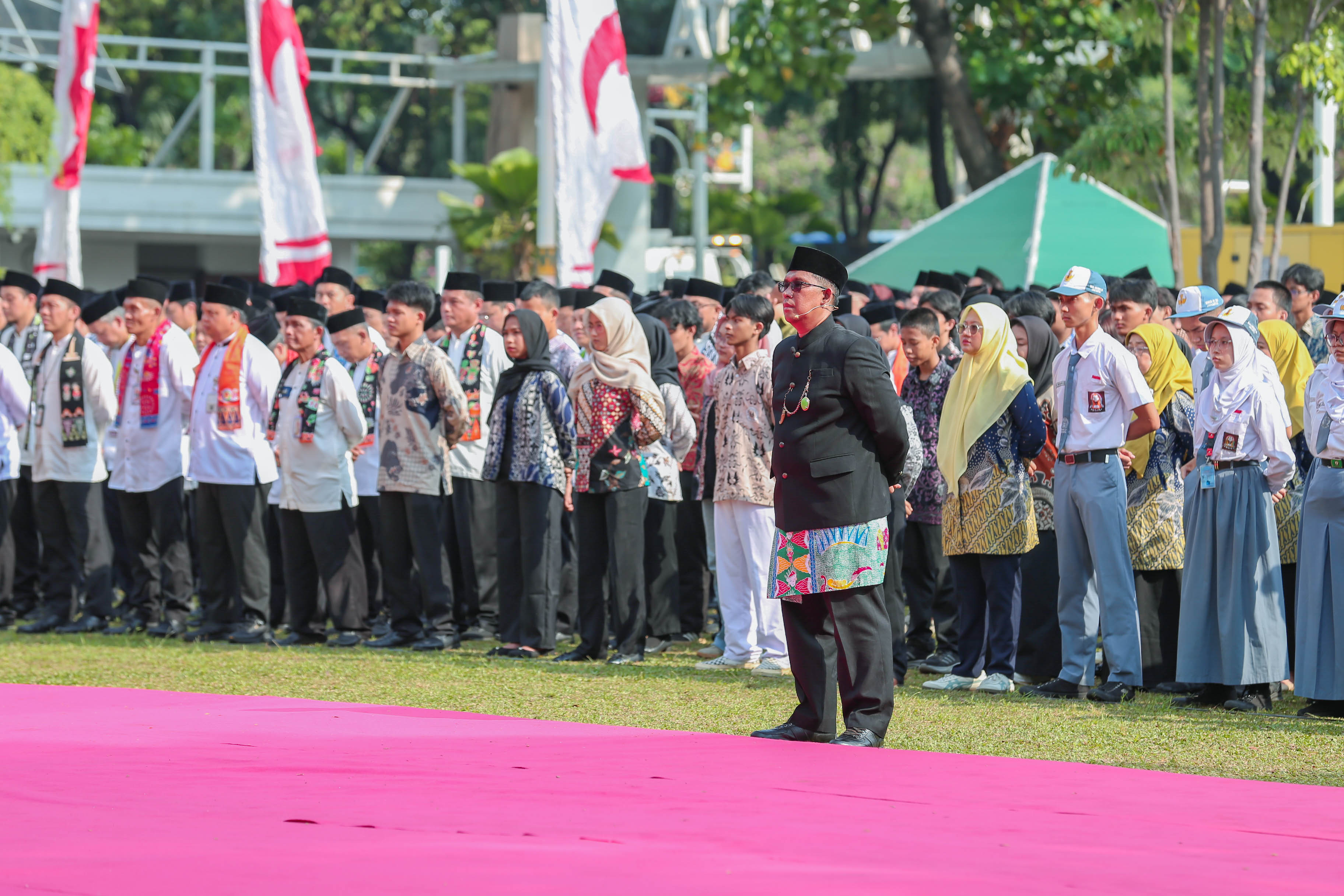 Upacara Bendera Memperingati Hari Pendidikan Nasional